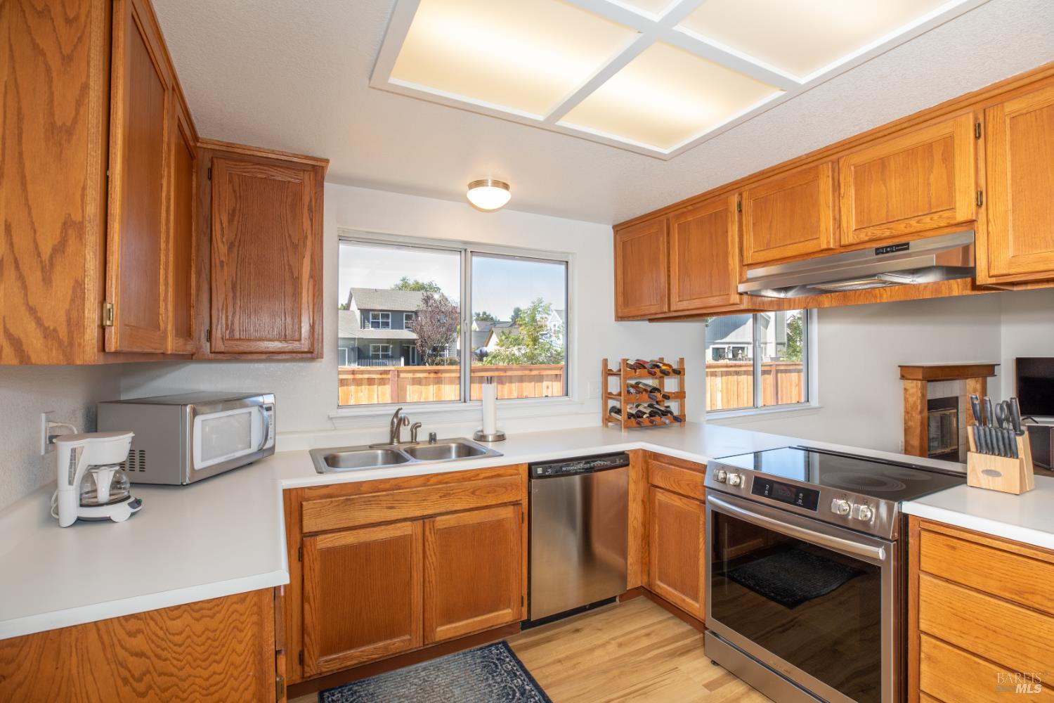 1621 Woodhue Avenue Santa Rosa CA 95403