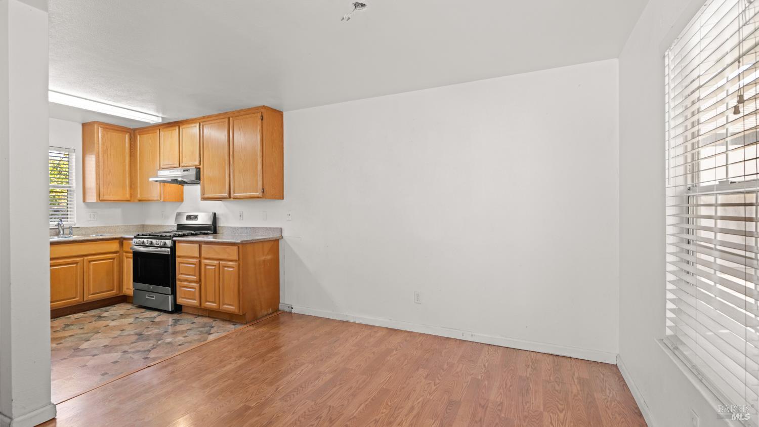 989 Kingwood Street Santa Rosa CA 95401