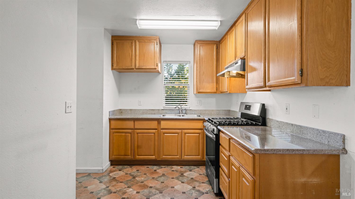 989 Kingwood Street Santa Rosa CA 95401