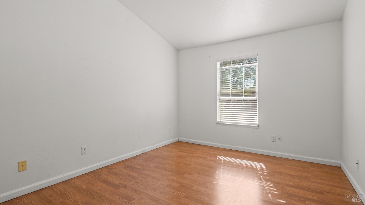989 Kingwood Street Santa Rosa CA 95401