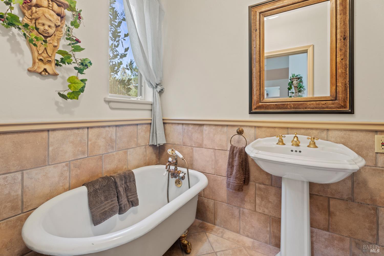800-850 Boonville Road Ukiah CA 95482