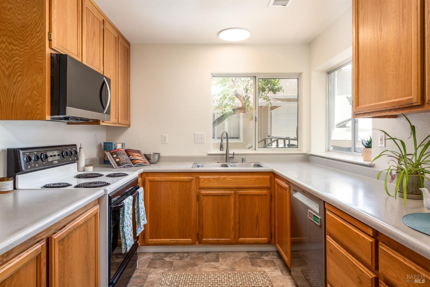 1861 Rhianna Street Santa Rosa CA 95401