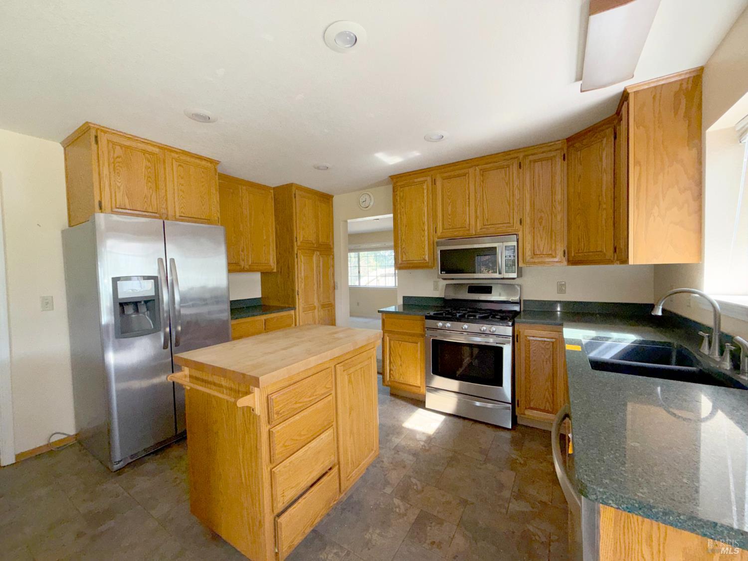 27009 Hawk Court Willits CA 95490