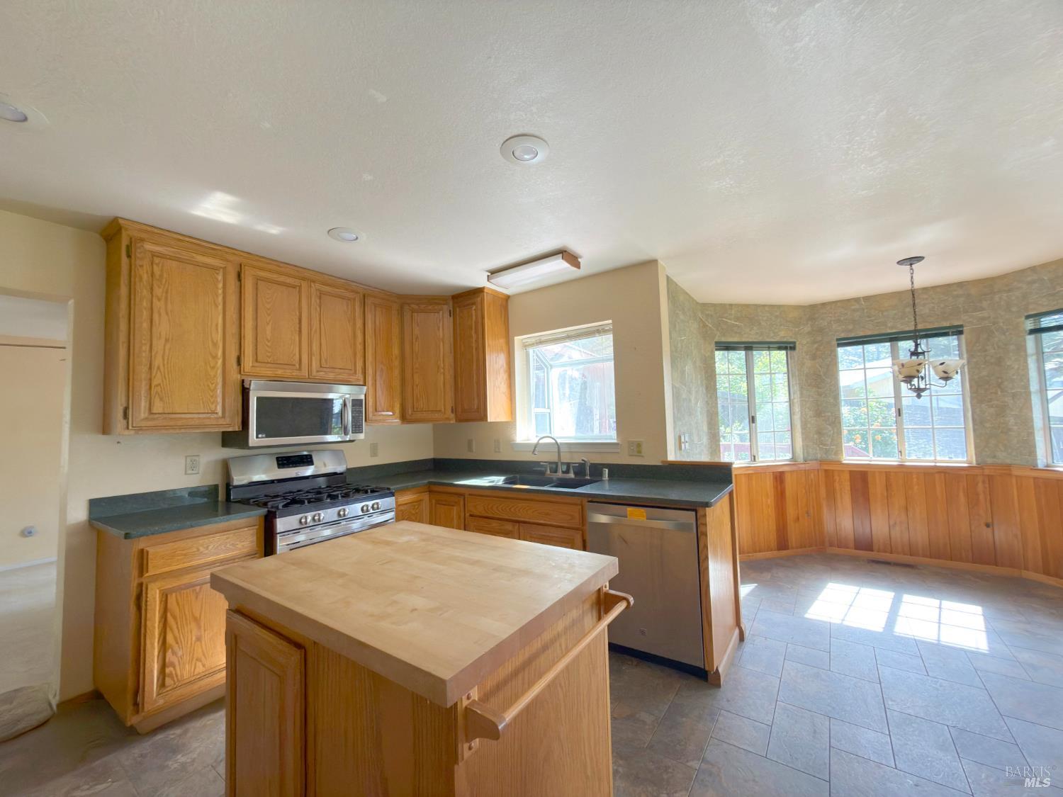 27009 Hawk Court Willits CA 95490