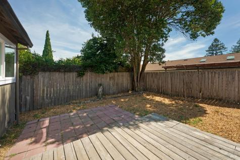 1824 Fenwick Place Santa Rosa CA 95401