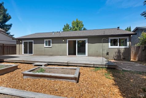 1824 Fenwick Place Santa Rosa CA 95401