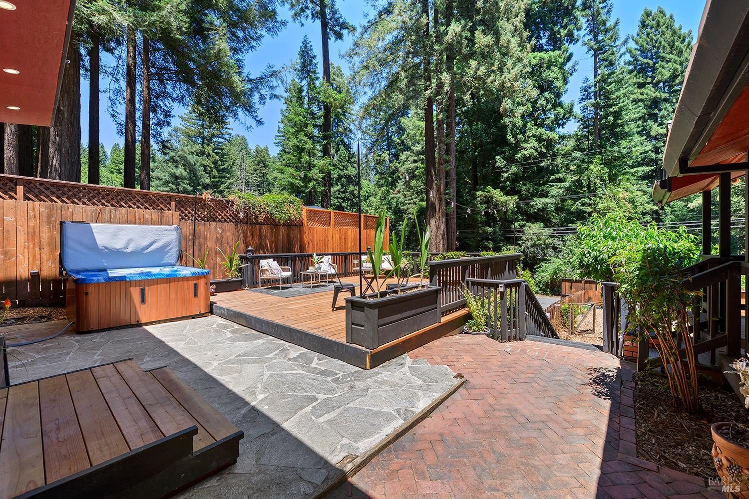 14664 Rio Nido Road Guerneville CA 95446
