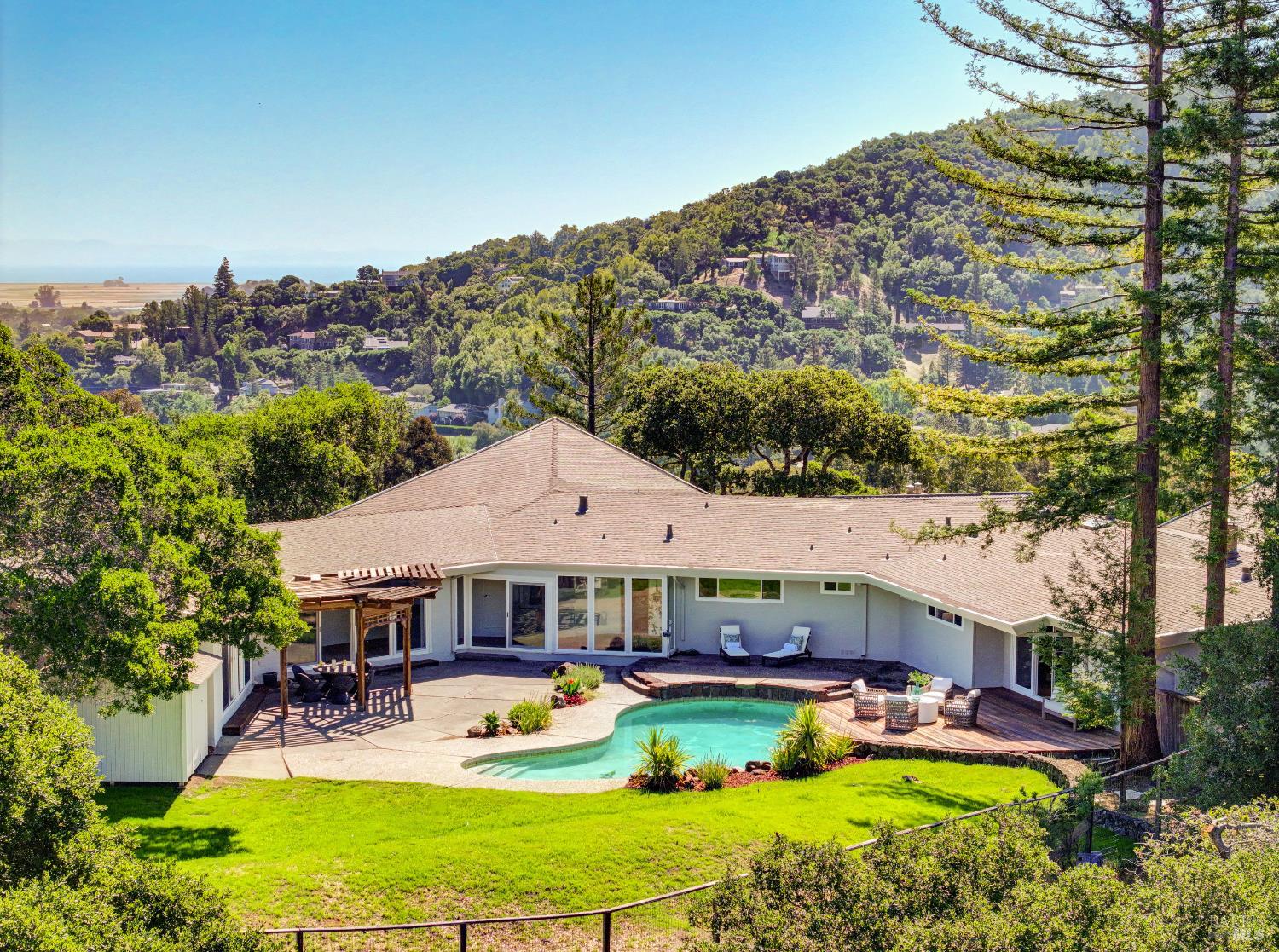 56 Capilano Drive Novato CA 94949
