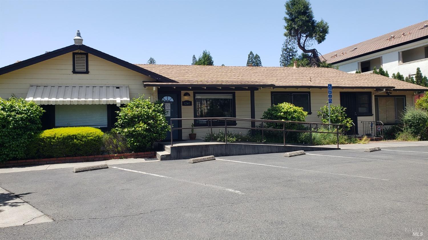 1241 Grove Street Healdsburg CA 95448