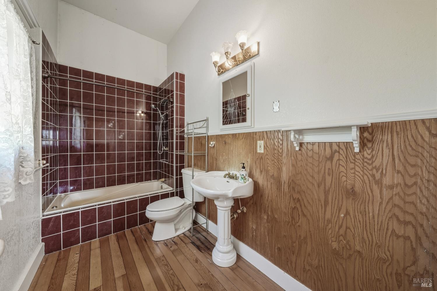 150 Clearlake Avenue Lakeport CA 95453