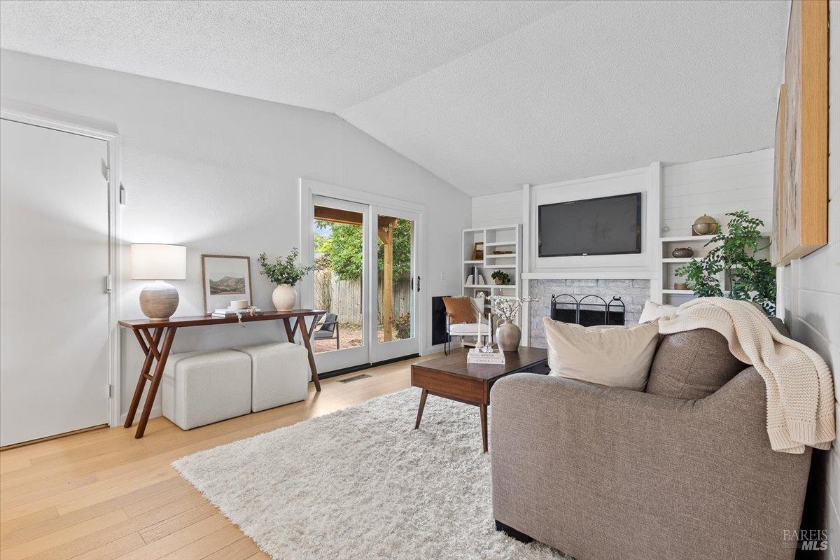 4336 Leafwood Circle W Santa Rosa CA 95405
