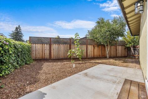4336 Leafwood Circle W Santa Rosa CA 95405