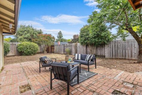 4336 Leafwood Circle W Santa Rosa CA 95405