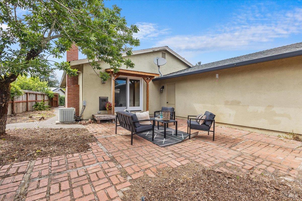 4336 Leafwood Circle W Santa Rosa CA 95405