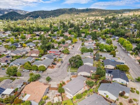 4336 Leafwood Circle W Santa Rosa CA 95405