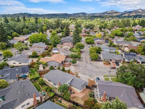 4336 Leafwood Circle W Santa Rosa CA 95405