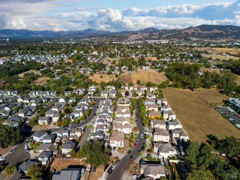 1461-1463 Trombetta Street Santa Rosa CA 95407