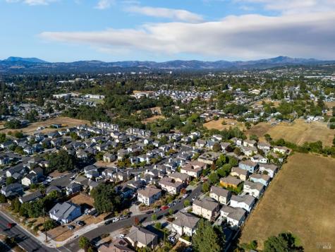 1461-1463 Trombetta Street Santa Rosa CA 95407
