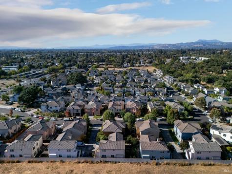 1461-1463 Trombetta Street Santa Rosa CA 95407