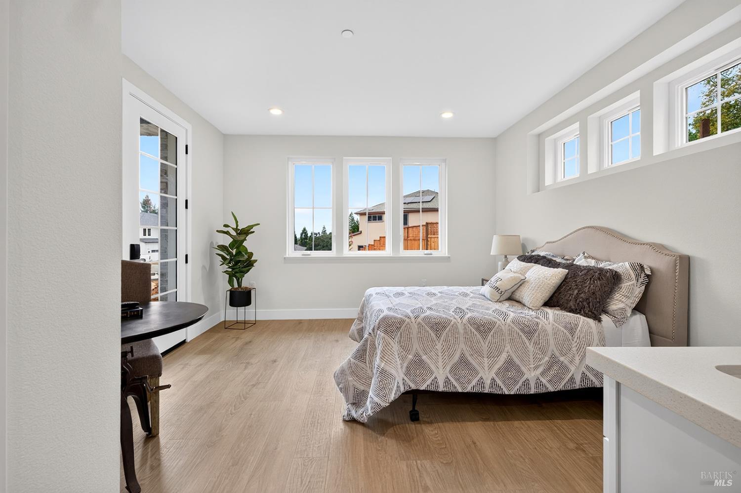 1925 Carlile Place Santa Rosa CA 95403