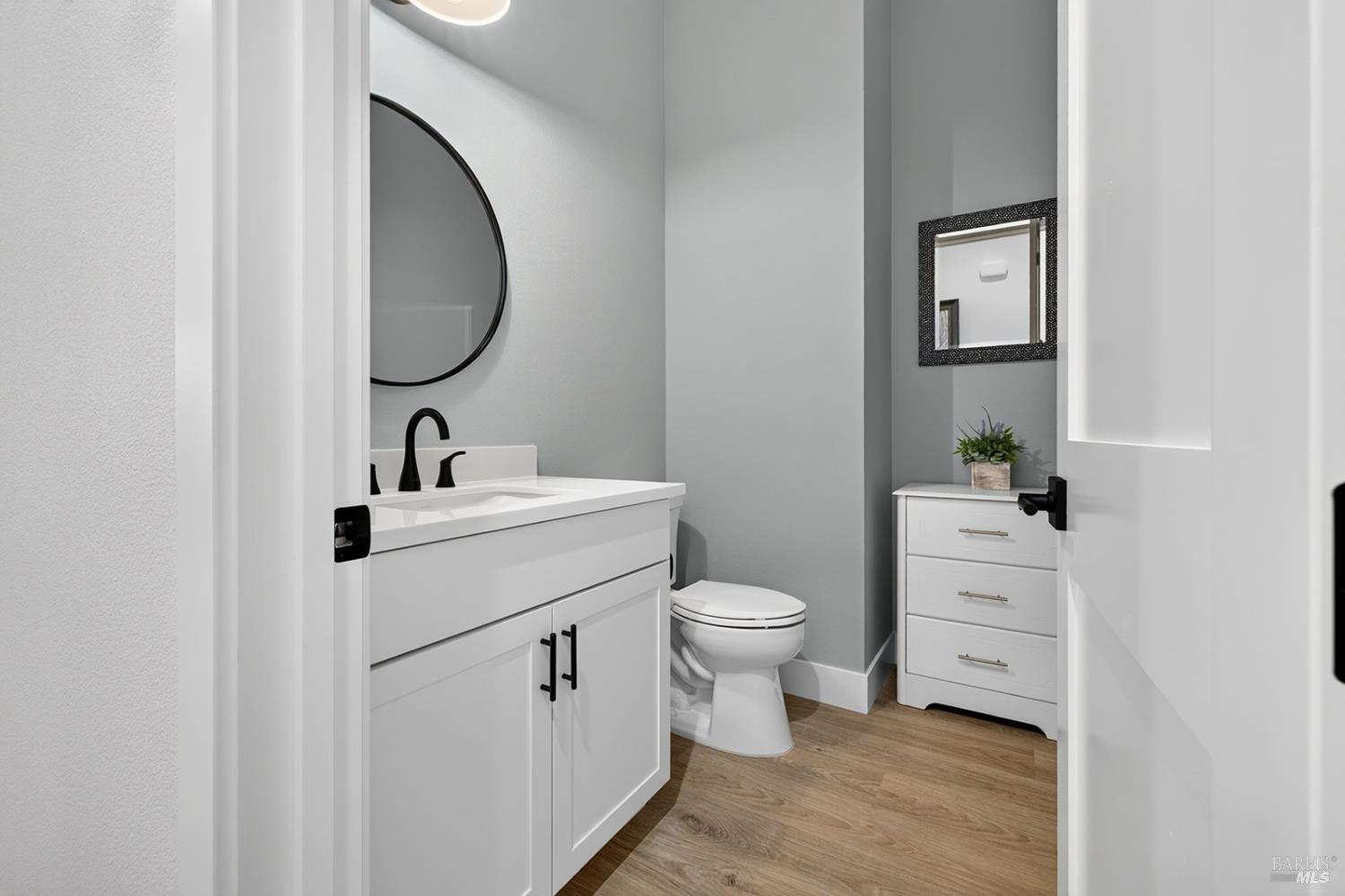 1925 Carlile Place Santa Rosa CA 95403