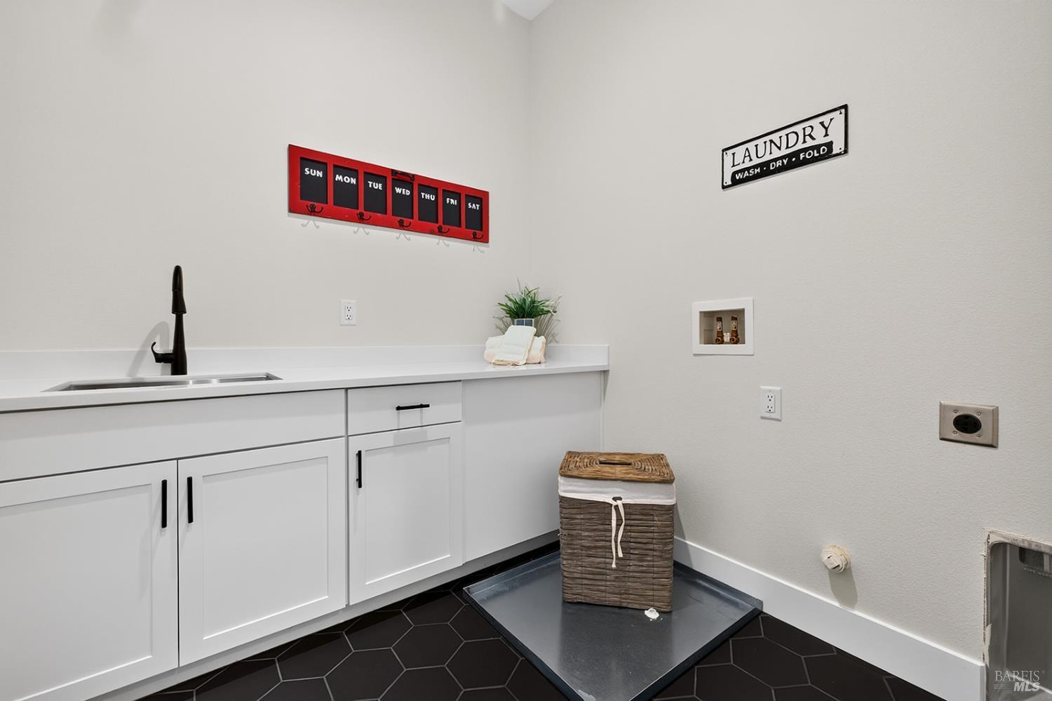 1925 Carlile Place Santa Rosa CA 95403