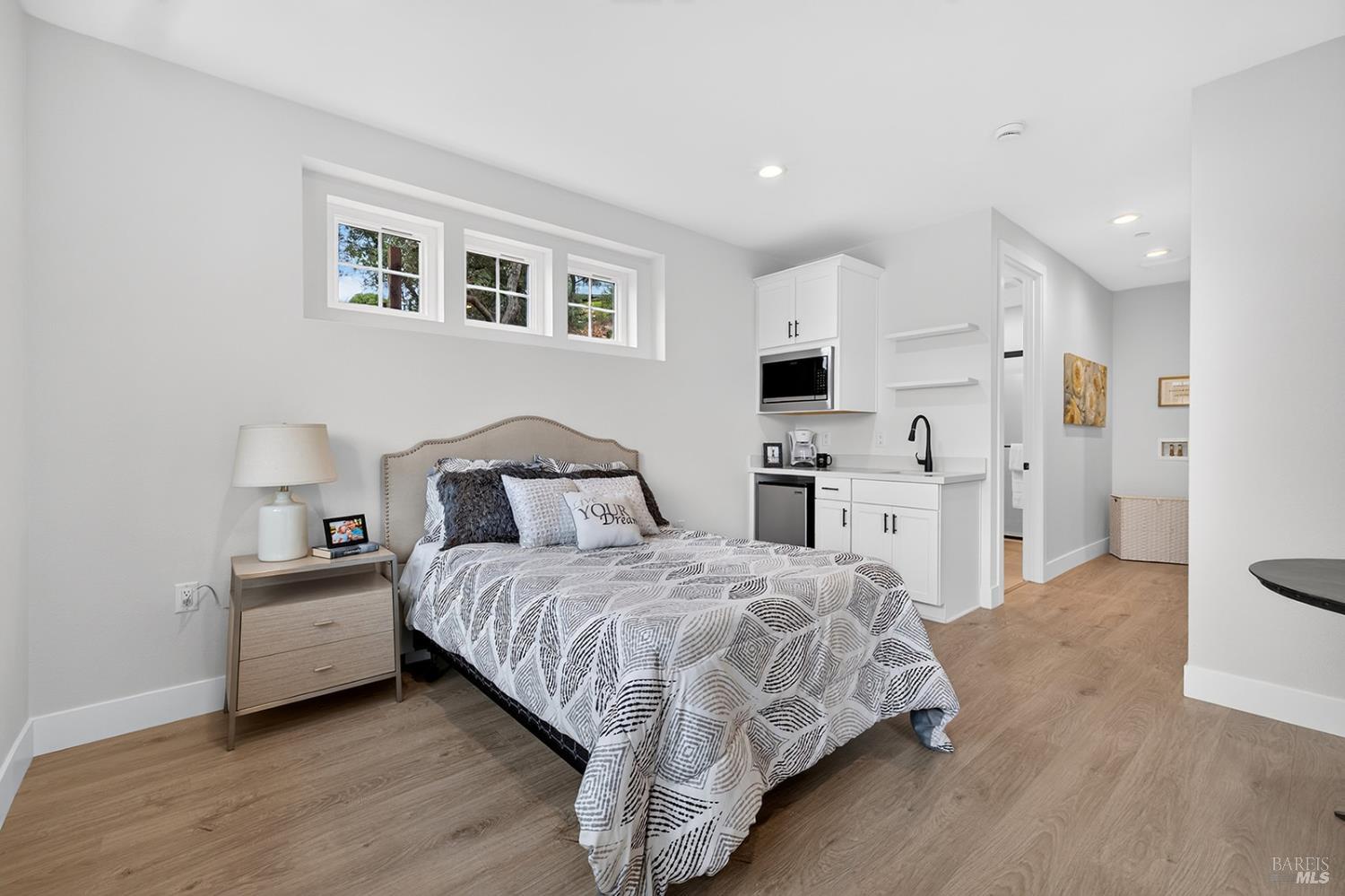 1925 Carlile Place Santa Rosa CA 95403