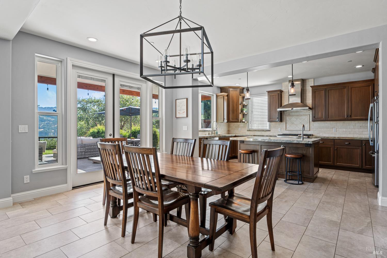 4561 Lake Ridge Road Ukiah CA 95482