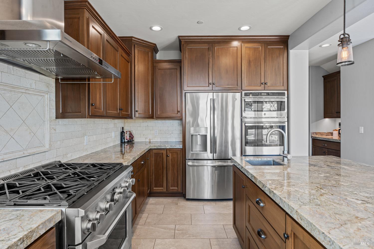 4561 Lake Ridge Road Ukiah CA 95482