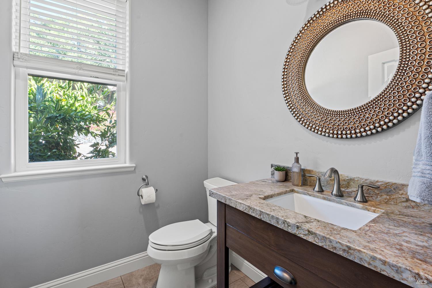 4561 Lake Ridge Road Ukiah CA 95482