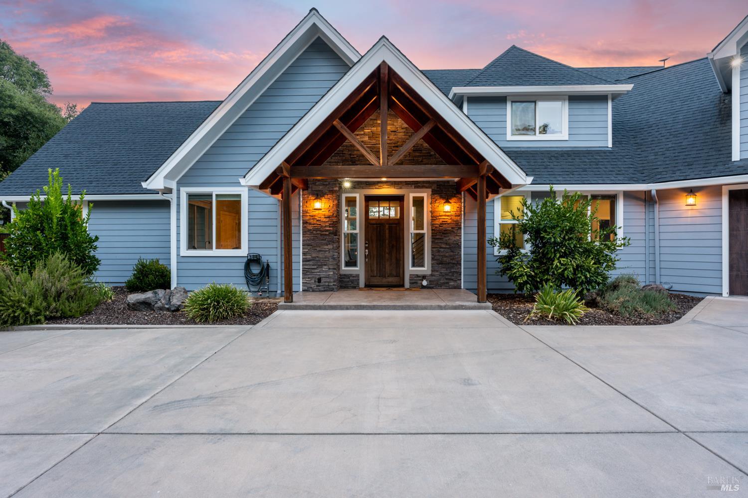 4561 Lake Ridge Road Ukiah CA 95482