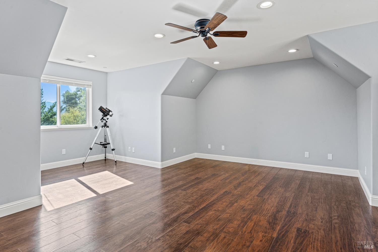 4561 Lake Ridge Road Ukiah CA 95482