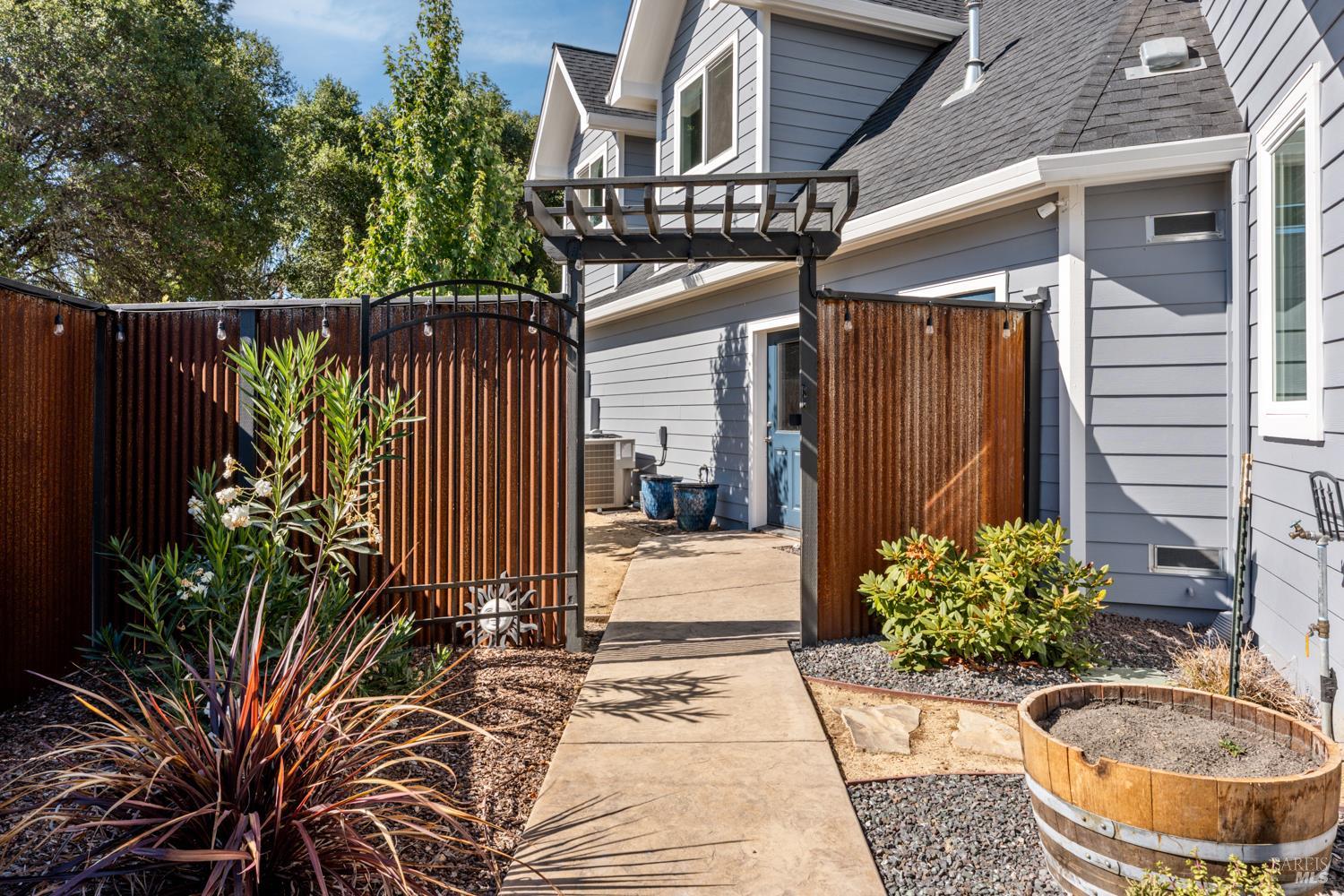 4561 Lake Ridge Road Ukiah CA 95482