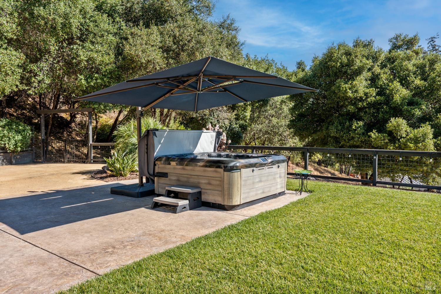 4561 Lake Ridge Road Ukiah CA 95482