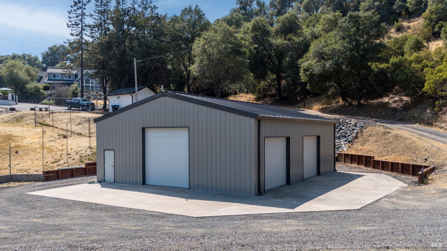 4561 Lake Ridge Road Ukiah CA 95482