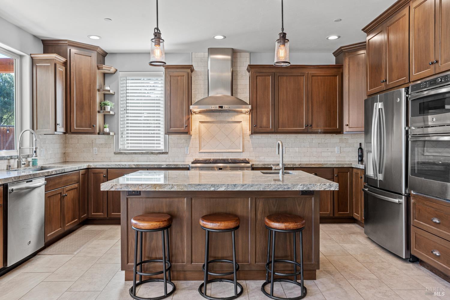 4561 Lake Ridge Road Ukiah CA 95482