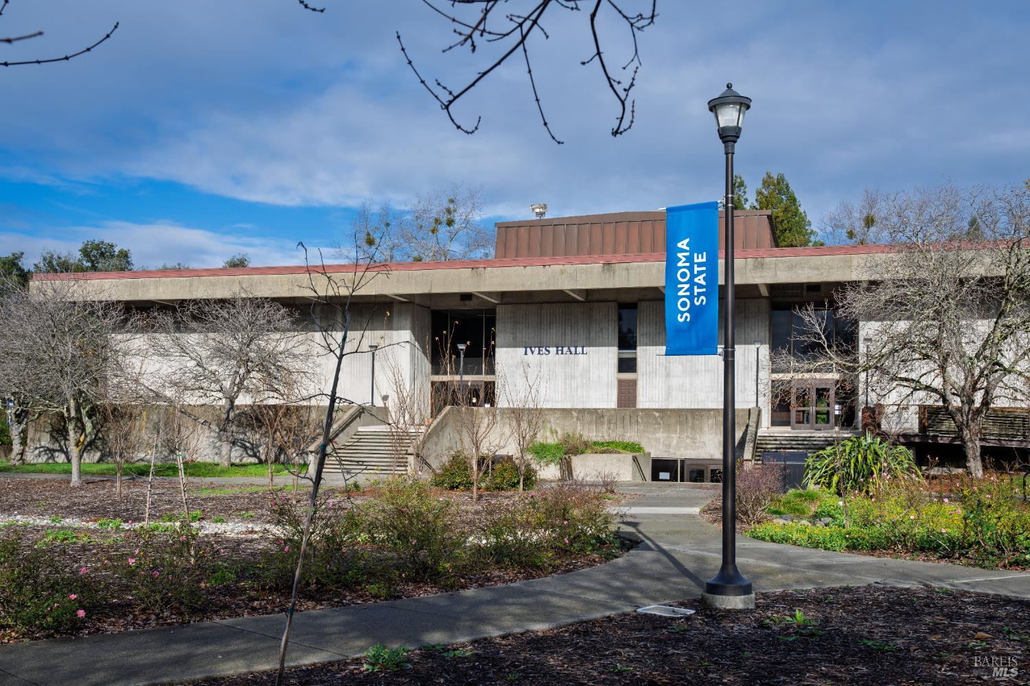 8633 Lancaster Drive Rohnert Park CA 94928