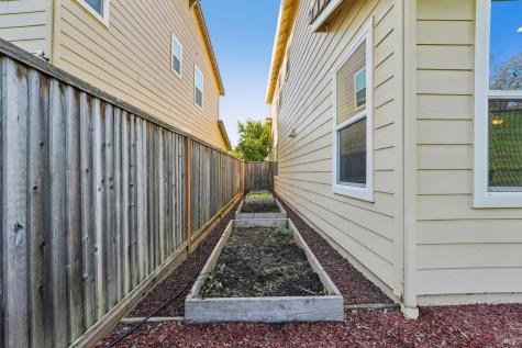 1884 Woodsage Way Santa Rosa CA 95404