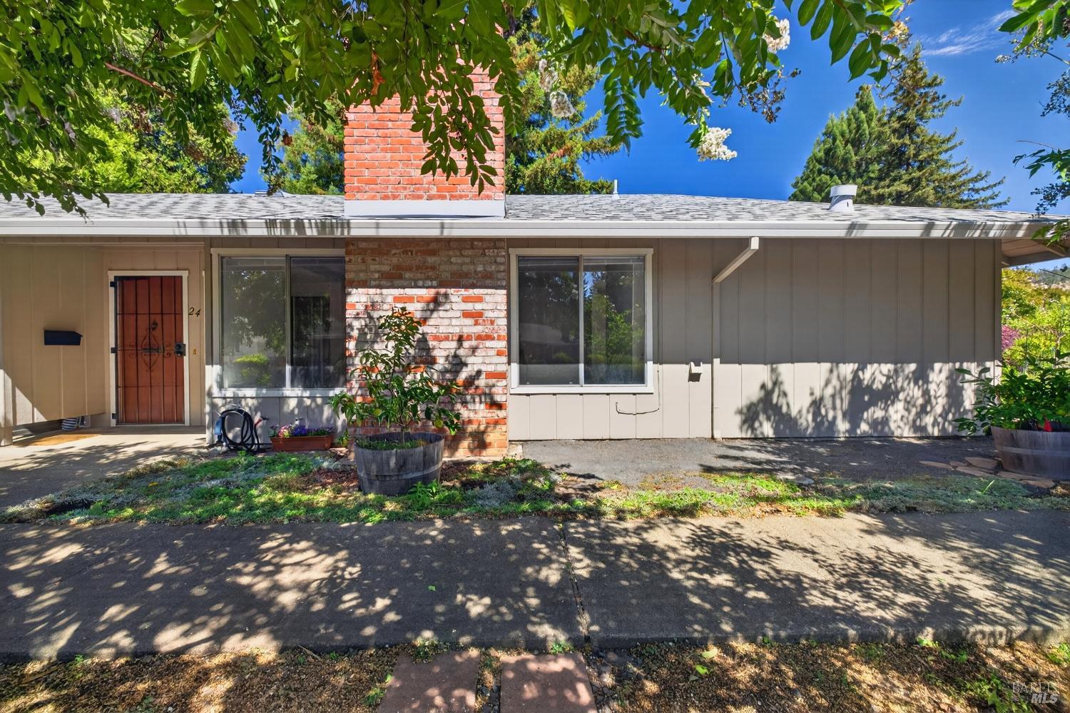 24 Aspen Meadows Circle Santa Rosa CA 95409