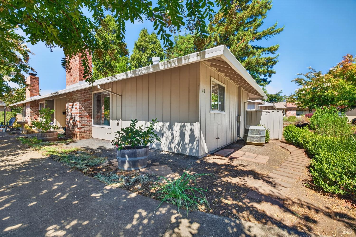 24 Aspen Meadows Circle Santa Rosa CA 95409