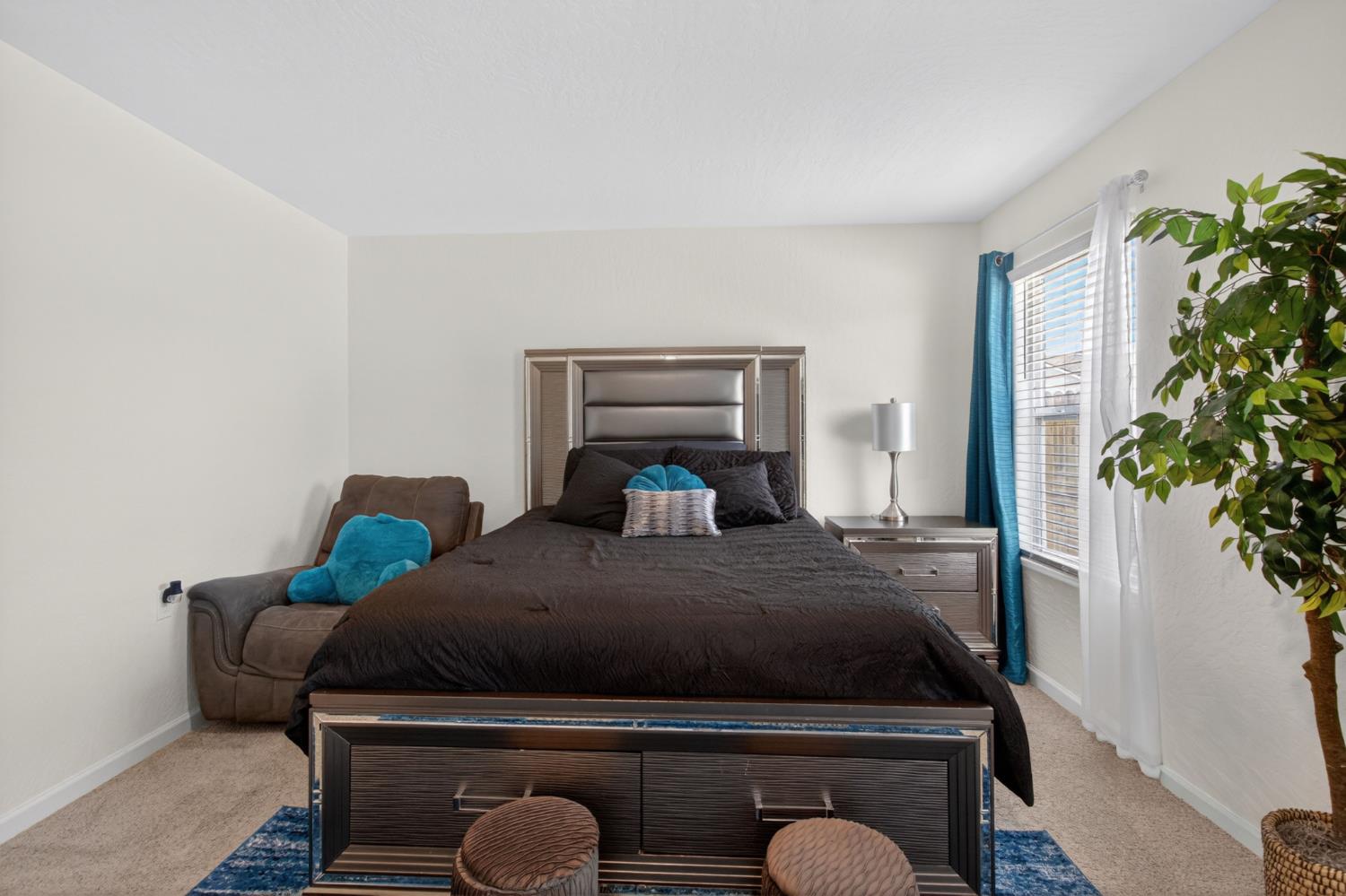 627 Elizabeth Court Merced CA 95341