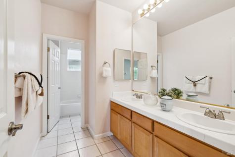 2147 Falcon Ridge Drive Petaluma CA 94954