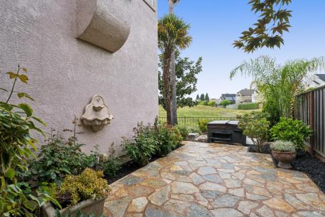 2147 Falcon Ridge Drive Petaluma CA 94954