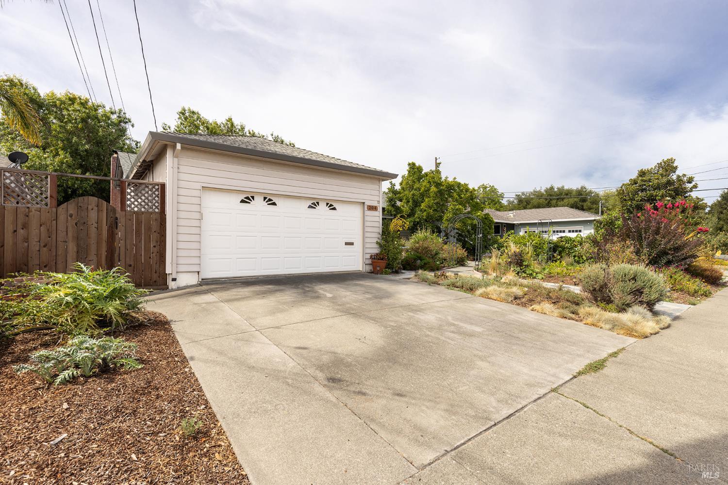 204 Sutter Street Petaluma CA 94954