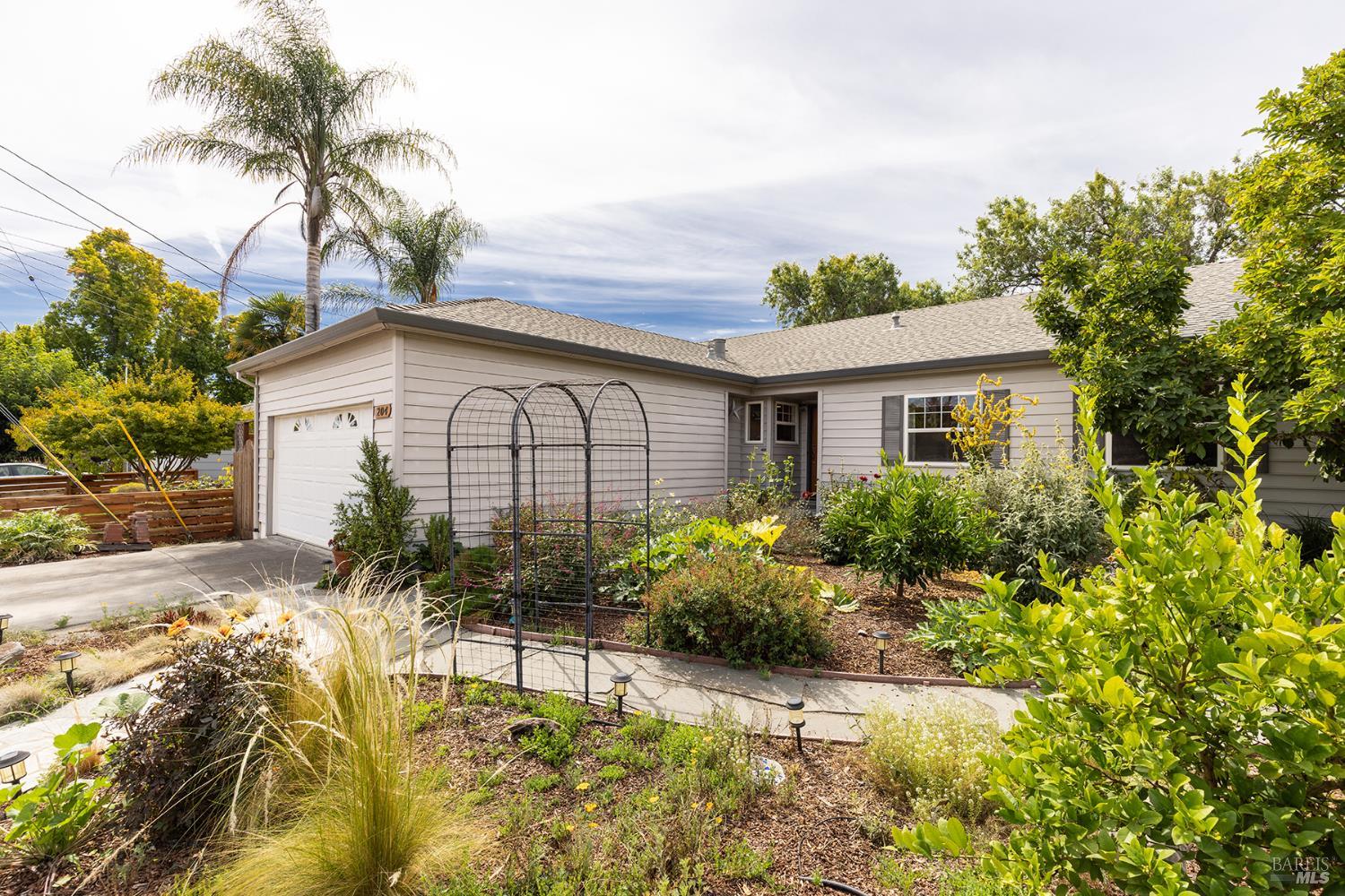 204 Sutter Street Petaluma CA 94954