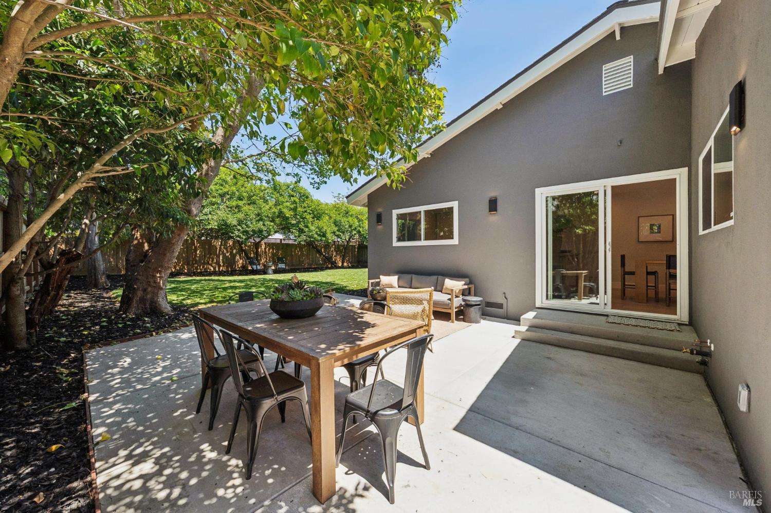75 San Carlos Way Novato CA 94945