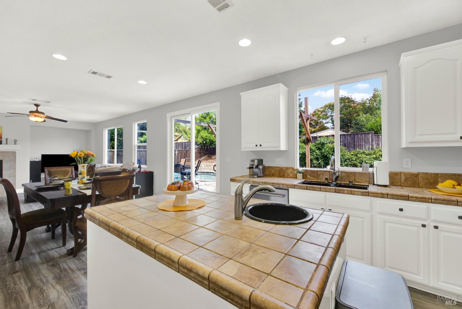 518 Canterbury Circle Vacaville CA 95687