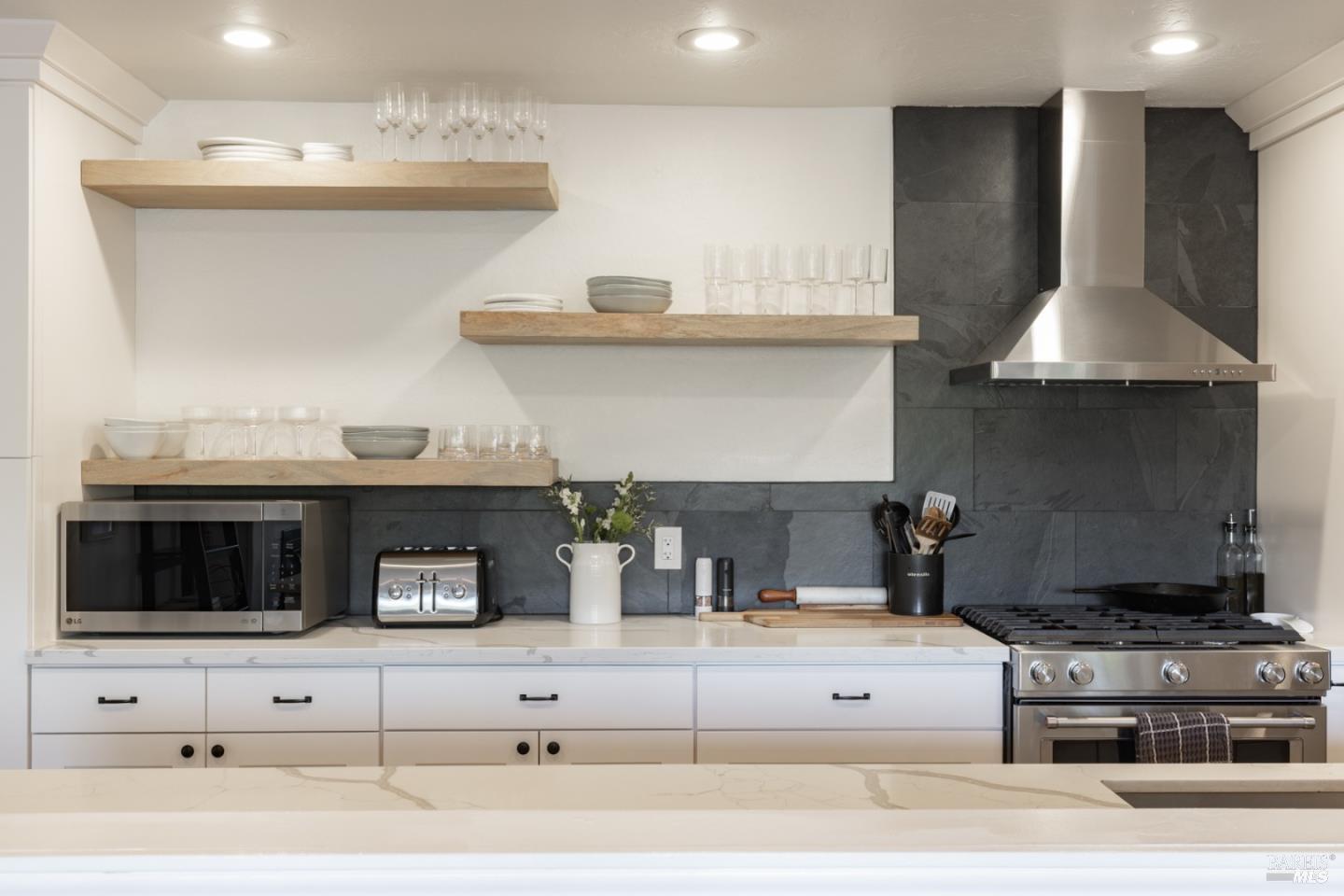 5914 Channel Drive Santa Rosa CA 95409
