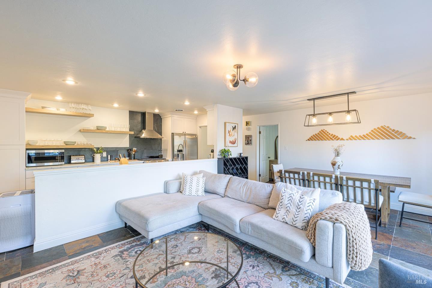 5914 Channel Drive Santa Rosa CA 95409