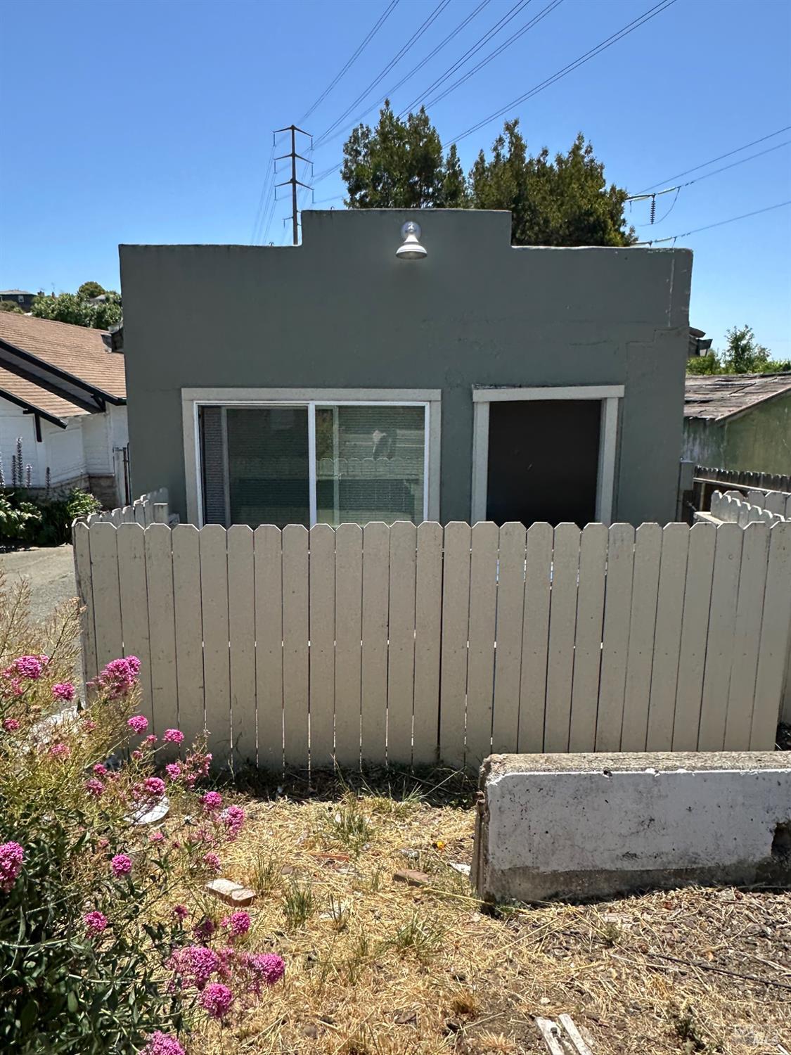1013 Benicia Road Vallejo CA 94591